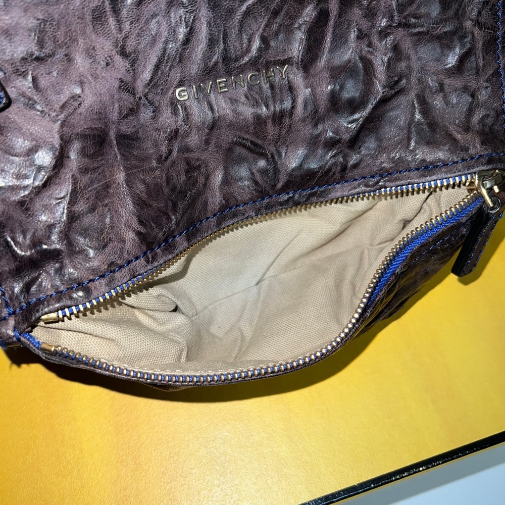 CIVENCHY Italy crossbody bag! - Picture 10 of 12